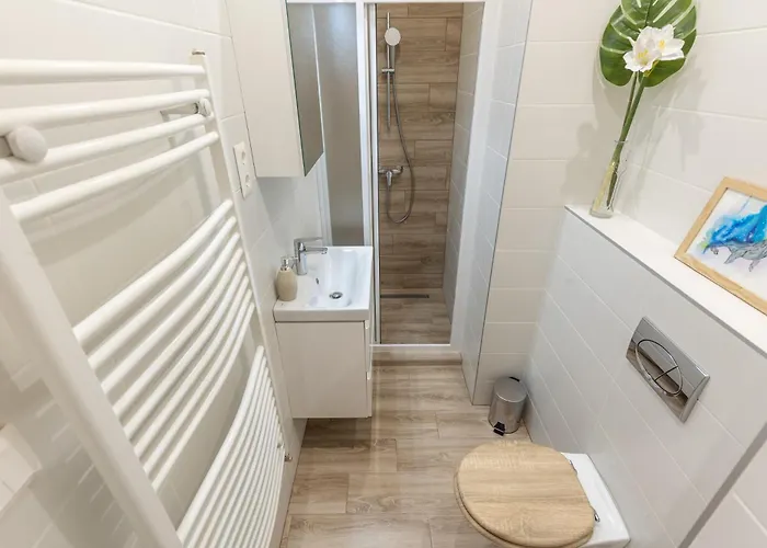 Glow Apartman